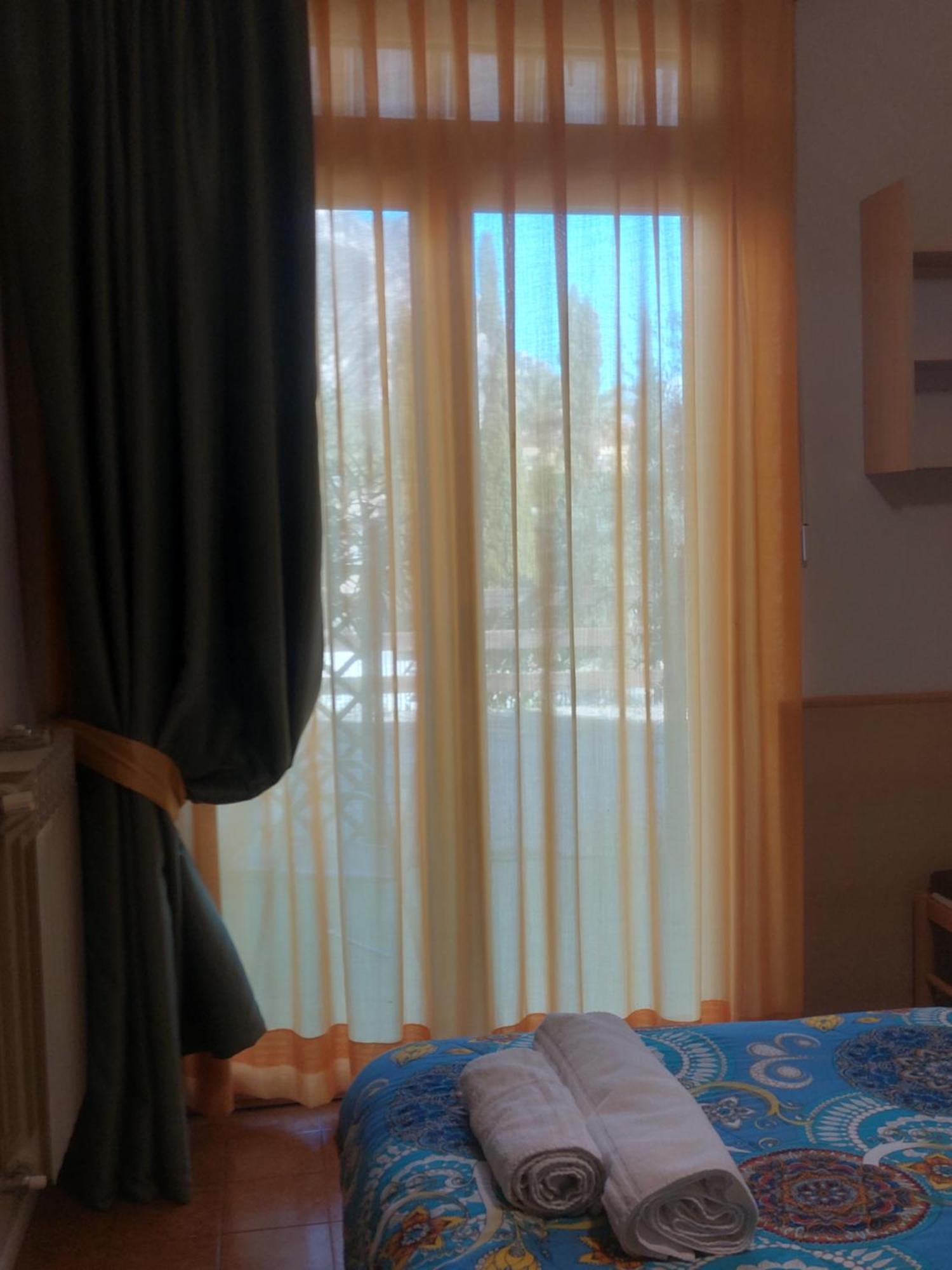 Hotel Villa Grazia Лимоне сул Гарда Екстериор снимка